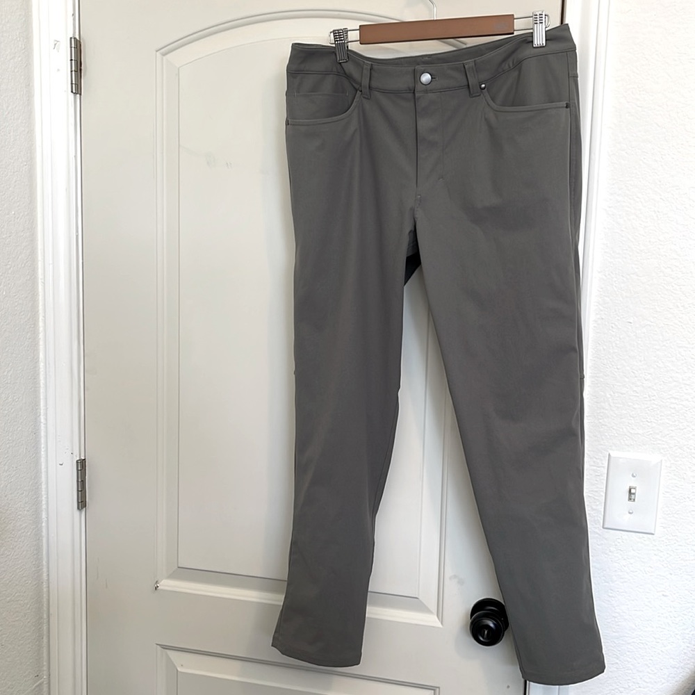 Lululemon, New without tags, Mens ABC Slim Pant, 34x30, army green, 5 pockets